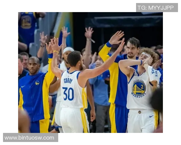 勇士与开拓者激战再续NBA赛场上演精彩对决与传奇时刻 勇士与开拓者激战再续NBA赛场上演精彩对决与传奇时刻